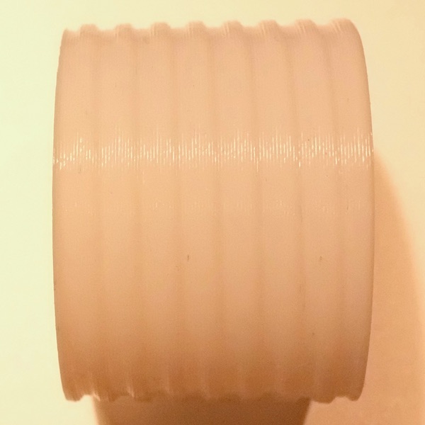 螺旋 3D 印刷でつくった角ばったネジ