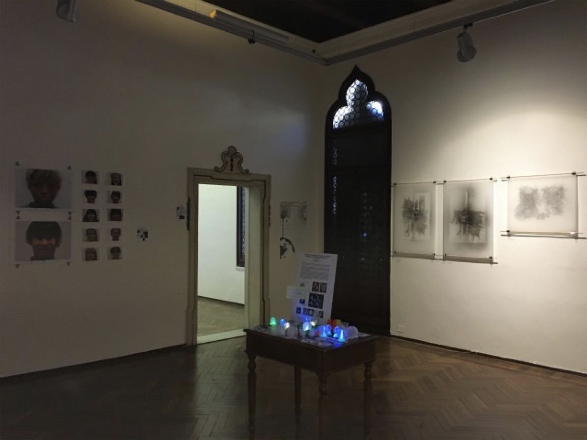 ヴェネチアの学会での螺旋 3D 印刷の展示とその周囲