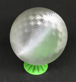 螺旋 3D 印刷した球にできたモアレ縞