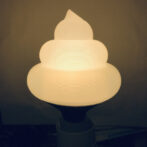 うんこ形電球 − 3Dデザインランプ