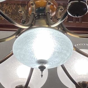 こわれたガラスなどのランプシェードの代替シェード (プラスティック製)